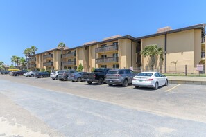 Exterior - Tiki 331 - Oceanview 1br Condo Sleeps 6 W/ Pools 1 Bedroom Condo (South Padre Island)