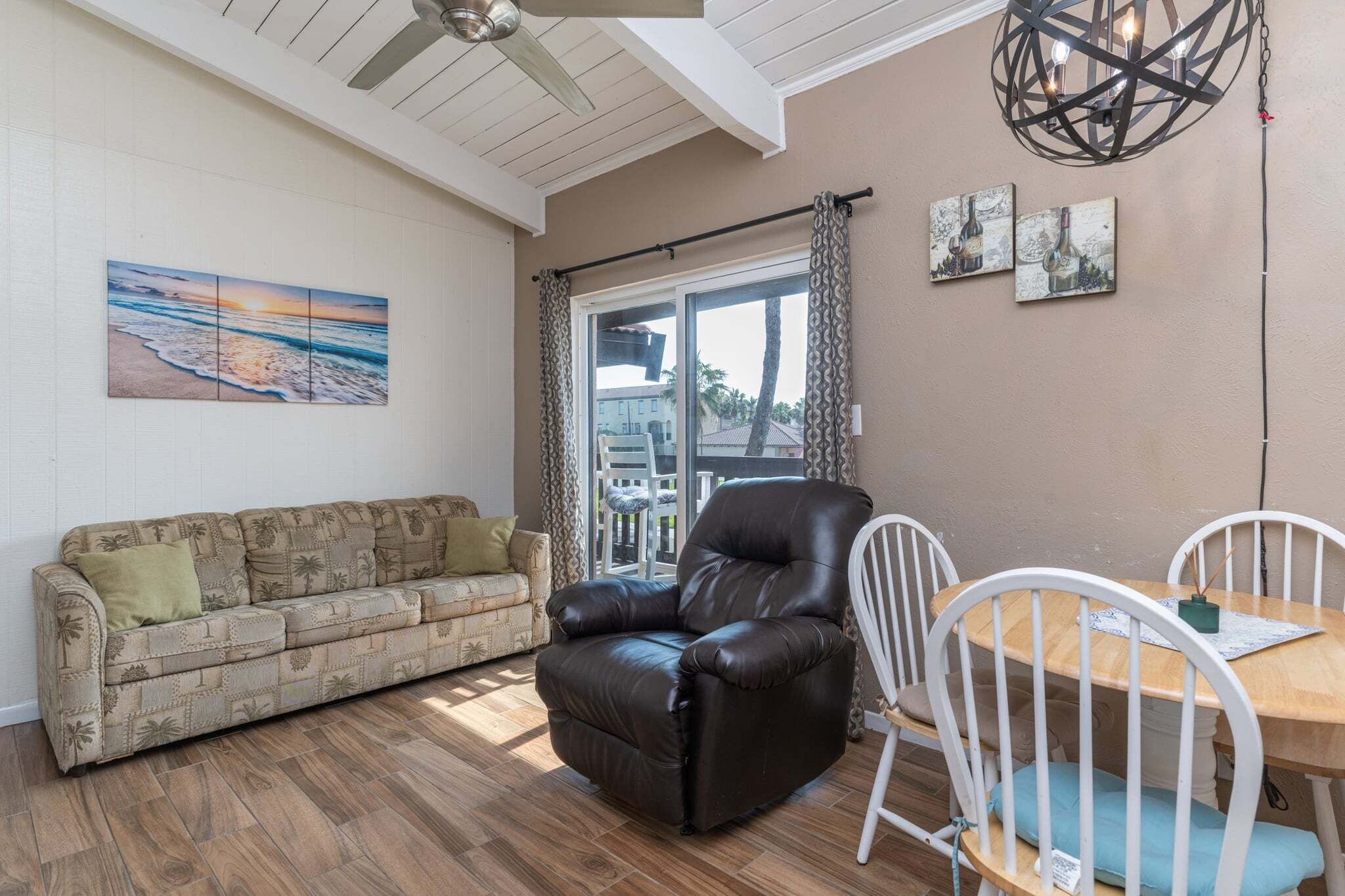 Condo, 1 Bedroom | Living area