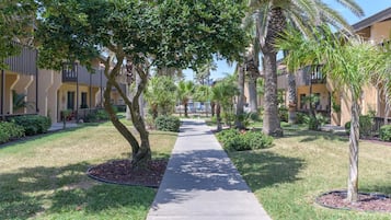 Condo, 1 Bedroom | Property grounds