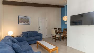 Condo, 1 Bedroom | Living area