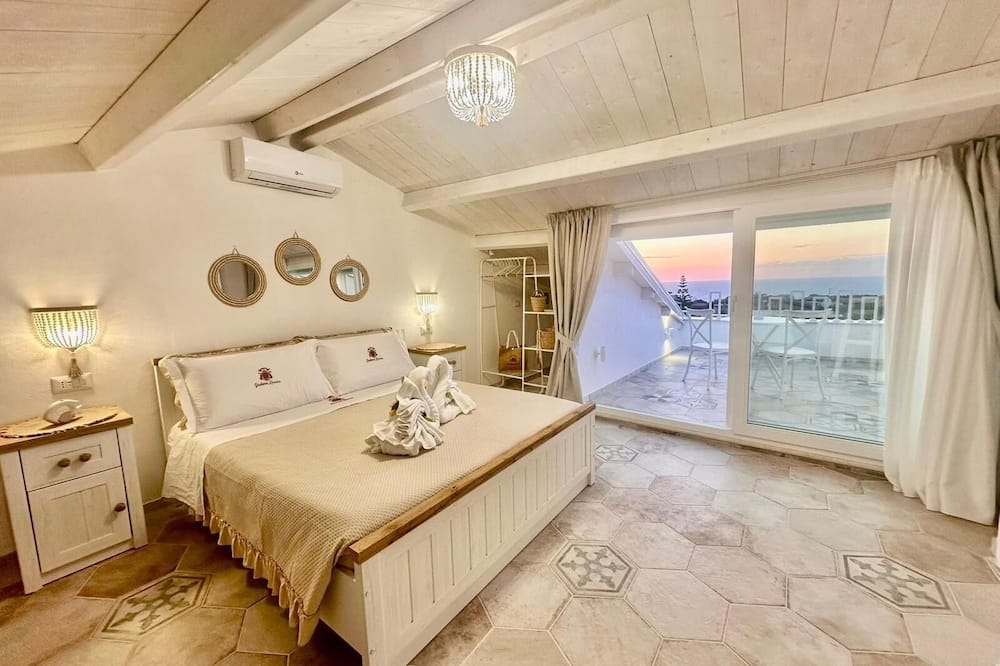 Godano Rooms