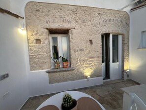 Double Room, Sea View | Terrace/patio - Godano Rooms (DRAPIA)