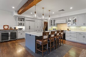 Condo, 4 Bedrooms | Private kitchen | Fridge, oven, coffee/tea maker, toaster - Ski-in/ski-out 4br Deer Valley Retreat 4 Bedroom Condo (Park City)