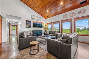 TV, video games - Bear Point - The Meeting Place w/ Hot Tub, Games! (Gatlinburg)