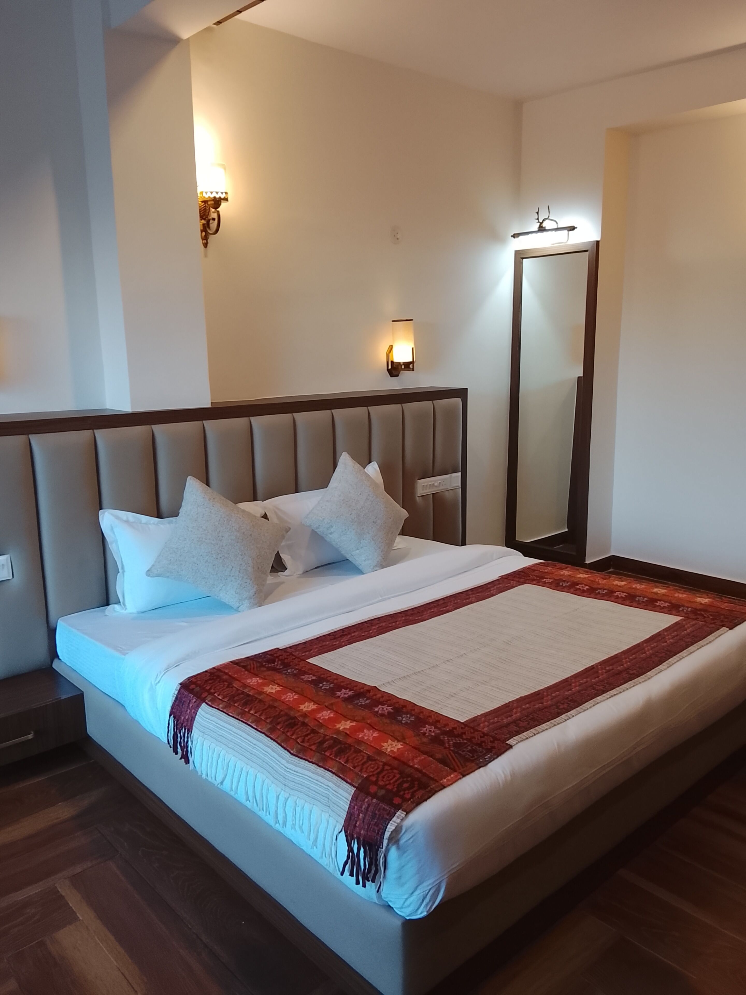 Deluxe Single Room, Hill View | Iron/ironing board, free WiFi