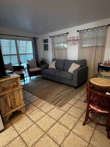 Beautiful 1-bedroom apartment with AC in charming Sebring