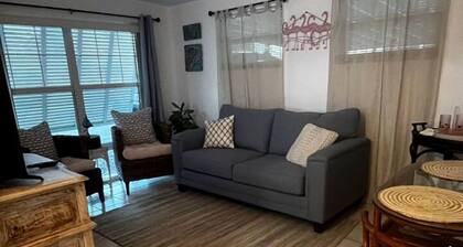 Beautiful 1-bedroom apartment with AC in charming Sebring