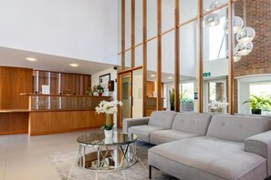 Apartment, 2 Bedrooms | Living room - Stunning Studio Flat Minutes From Lewisham Station With View (London)