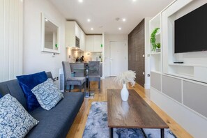 Apartment, 2 Bedrooms | Living room - Stunning Studio Flat Minutes From Lewisham Station With View (London)
