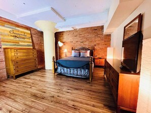 Silitysrauta/-lauta, ilmainen Wi-Fi, vuodevaatteet