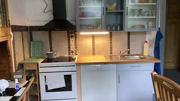 Geladeira, fogão, cooktop, lava-louças