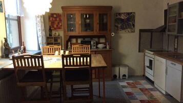 Kühlschrank, Ofen, Herdplatte, Geschirrspüler