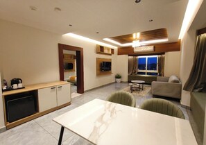 Royal Double Room | Living area - Mayo Suite (Palakkad)