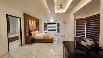 Superior Twin Room | Desk, laptop workspace, free WiFi