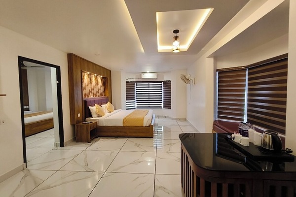Superior Twin Room | Hypo-allergenic bedding available, desk, laptop workspace, soundproofing