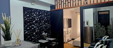 Apartment, 1 Bedroom, Accessible | Living room