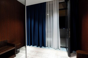 Suite, 1 slaapkamer, balkon | Interieur