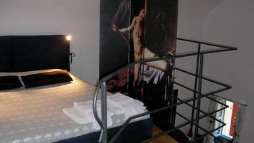 1 bedroom, desk, free WiFi, bed sheets