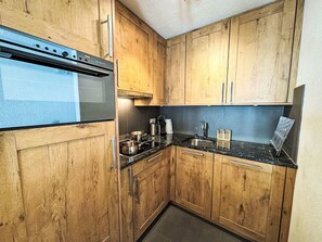 冰箱、烤箱、洗碗机、厨具/餐具