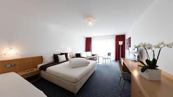 In-room safe, wheelchair access