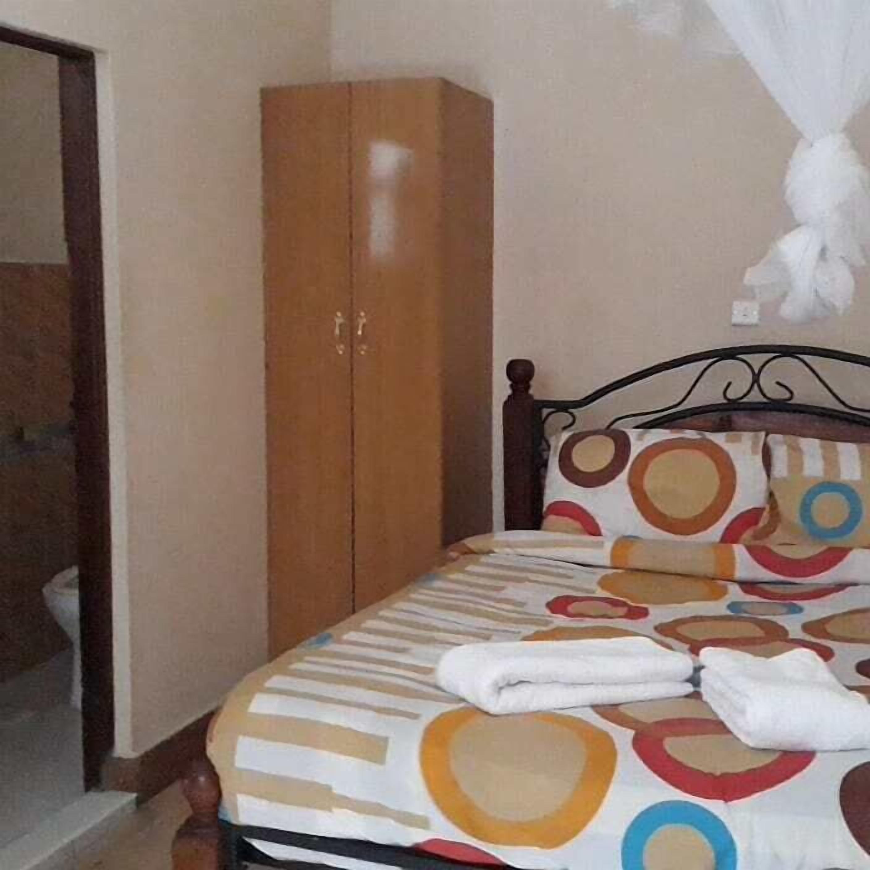 Deluxe Single Room | Free WiFi, bed sheets