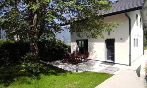 Houses & Villas for 6 People