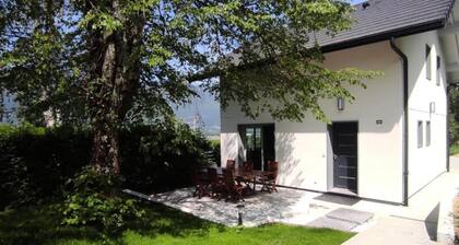 Houses & Villas for 6 People