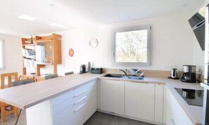 Fridge, microwave, oven, dishwasher - Houses & Villas for 6 People (Voglans)