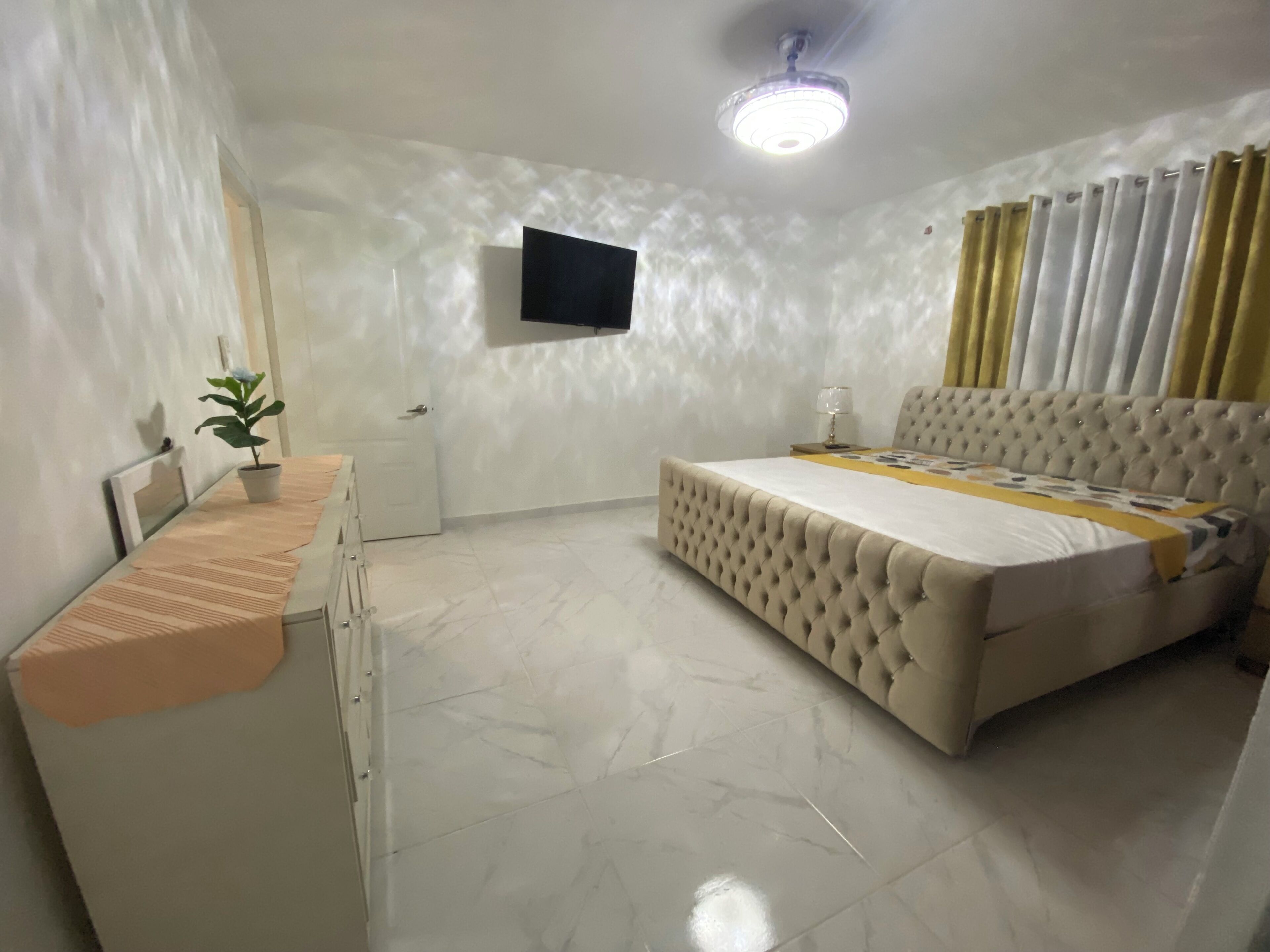 4 quartos, ferros/tábuas de passar roupa, Wi-Fi, roupa de cama