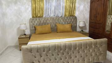 Bügeleisen/Bügelbrett, WLAN, Bettwäsche