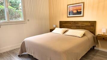 1 chambre, lit parapluie, Wi-Fi gratuit, draps fournis