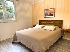 1 chambre, lit parapluie, Wi-Fi gratuit, draps fournis