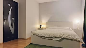 1 bedroom, iron/ironing board, WiFi (free), bed sheets