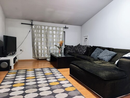 Garden Suite near Pipera: Parking + Fast Wi-Fi