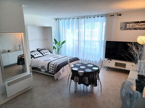Iron/ironing board - Beautiful apartment 150m from the beach (La Grande-Motte)