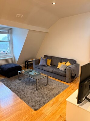 Smart TV - Historic Holborn meets Modern 1 BR flat. (London)