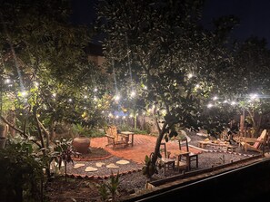 Outdoor dining - Wood Haven Homestay (Ninh Binh)