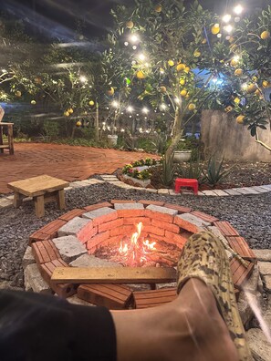 Outdoor dining - Wood Haven Homestay (Ninh Binh)