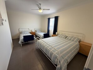 3 bedrooms, travel cot