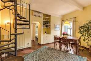 2 bedrooms, iron/ironing board, WiFi, bed sheets - Gorgeous penthouse with terrace near Piazza Navona (Roma)