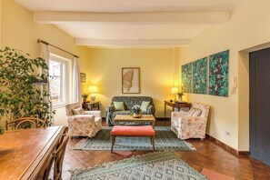 TV - Gorgeous penthouse with terrace near Piazza Navona (Roma)
