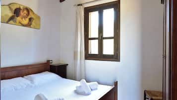 2 bedrooms, in-room safe, iron/ironing board, travel crib