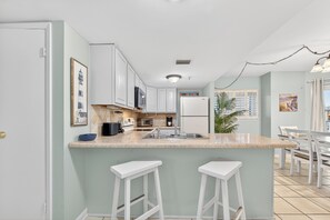 Fridge, microwave, oven, stovetop - Gulf Shores Plantation-Dunes 5117 (Gulf Shores)