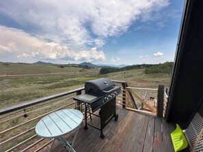 Property grounds - Serene 2-bedroom A-Frame in Jefferson perfect for Hot Tub + Views + Stargazing (Jefferson)