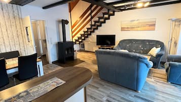 TV, fireplace, DVD player