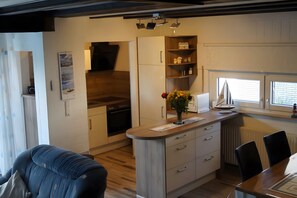 Dining - Holiday Home 'Weihrauch' with Wi-Fi in Quiet Location near Beach and Harbor (Wangerland)