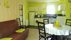 Interior - BAMBOO ZEN GITE IN A PEACEFUL NATURAL SETTING PETS WELCOME (Missillac)
