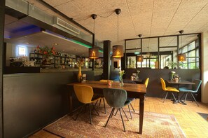 House | Tempat makan