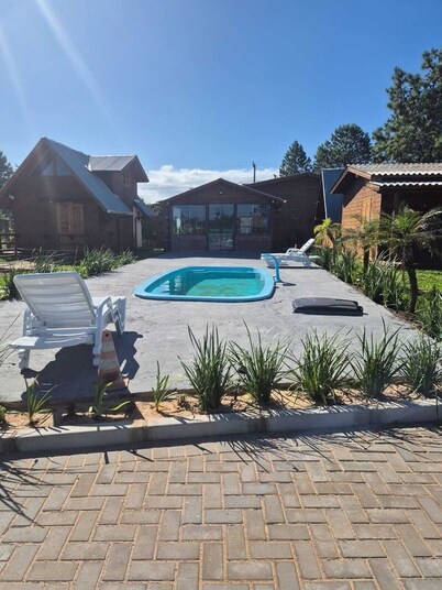 Cabins in Torres, RS, ideal for your rest and leisure, cozy and family-friendly.