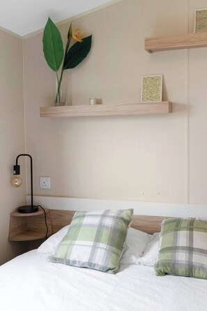 House, 3 Bedrooms, Smoking - Cozy Coastal Retreat 3-bedroom Lodge at (Prestonpans)